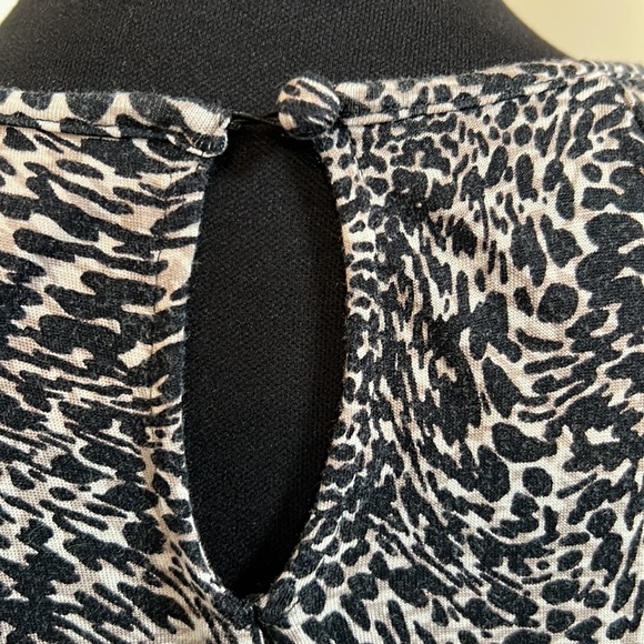 Jones New York collection leopard print top - Picture 4 of 6
